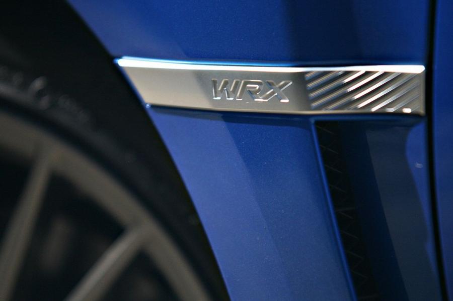  Subaru Impreza WRX 2011 года  (фото 32 из 39)
